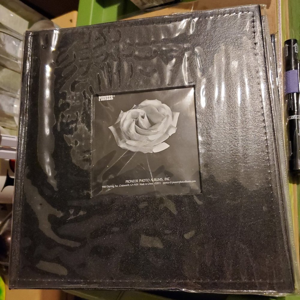 Pioneer Black Leather Photo Album, Holds up to 200 4x6 Photos, NWT